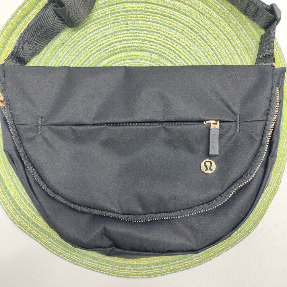Lululemon Festival Bag 5L • Black/Gold • New - Picture 3 of 8